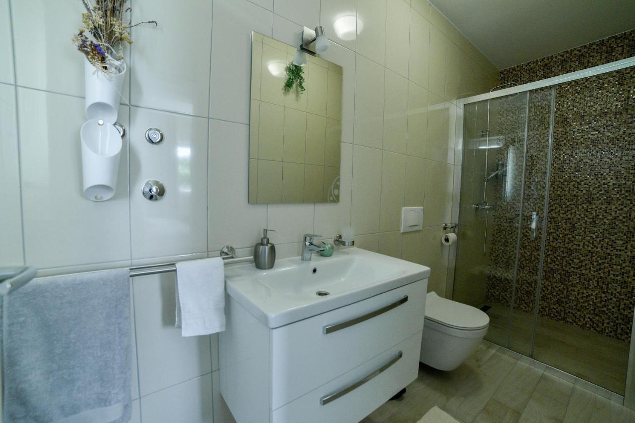 Holiday Home Mb Razanj Exterior photo